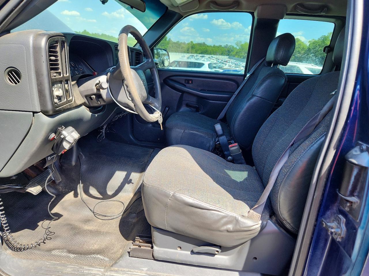 2001 Chevrolet Silverado C1500 - Image 7