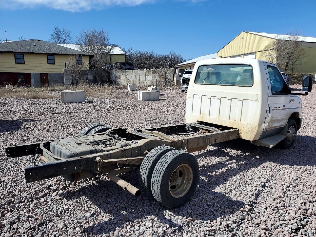 2015 Ford Econoline E450 Super Duty Cutaway Van - Фото 3