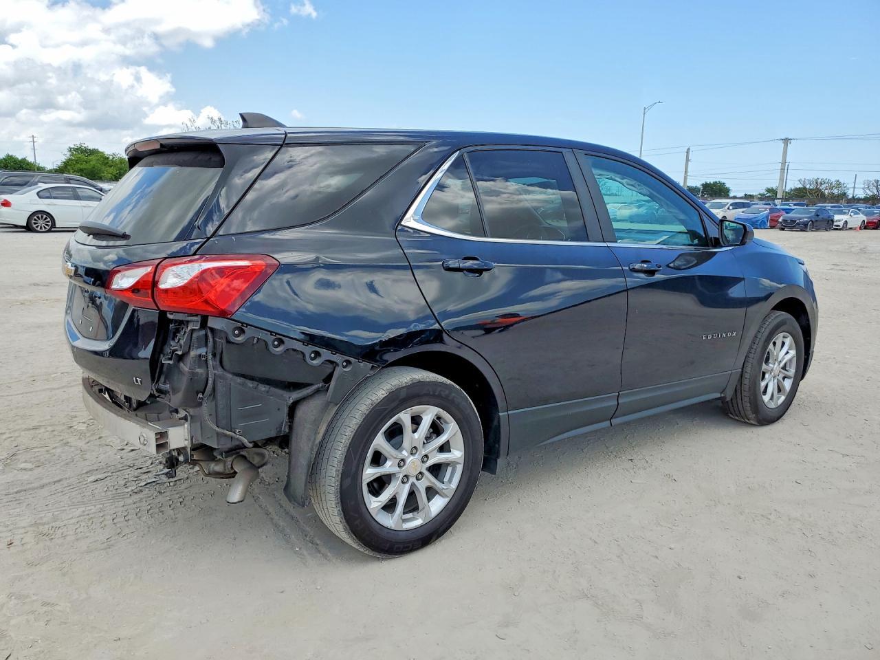 2021 Chevrolet Equinox Lt - Image 3