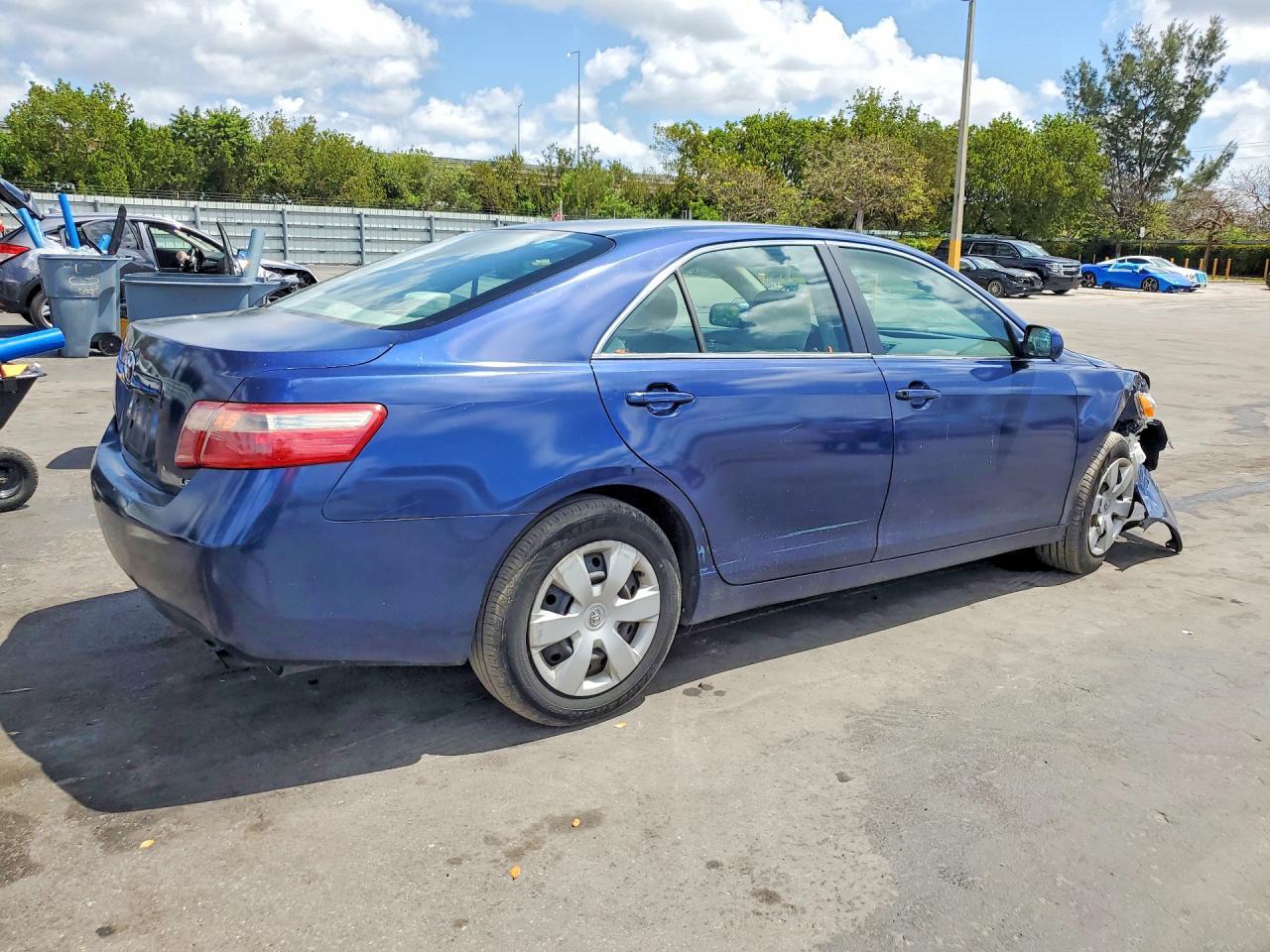 2008 Toyota Camry Le - Image 3