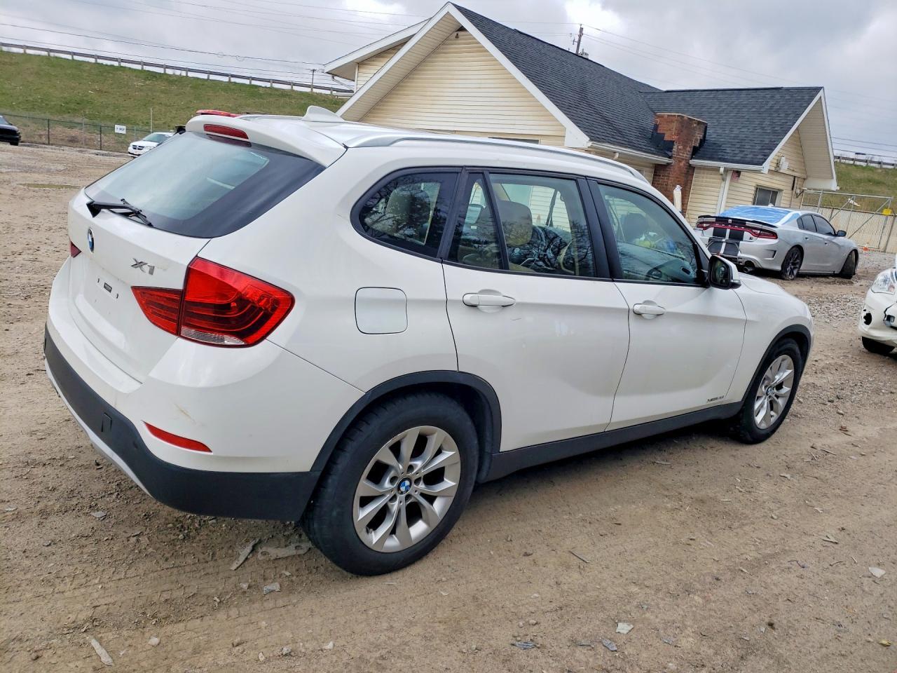2013 BMW X1 xDrive28I - Image 3