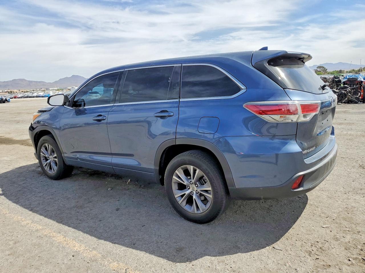 2014 Toyota Highlander Le Plus - Фото 2