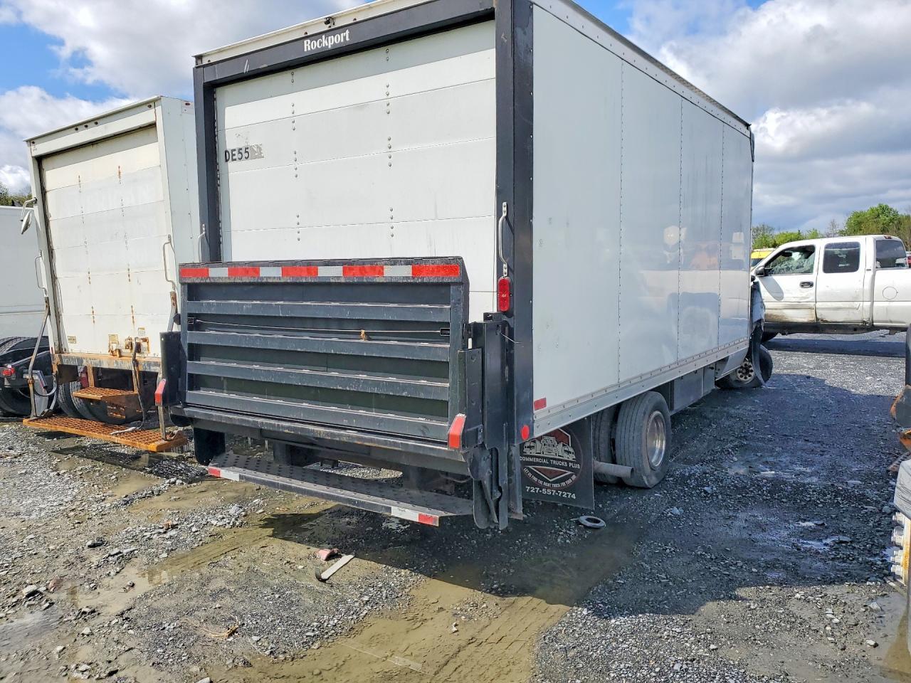 2019 Ford E350 Box Truck - Фото 3