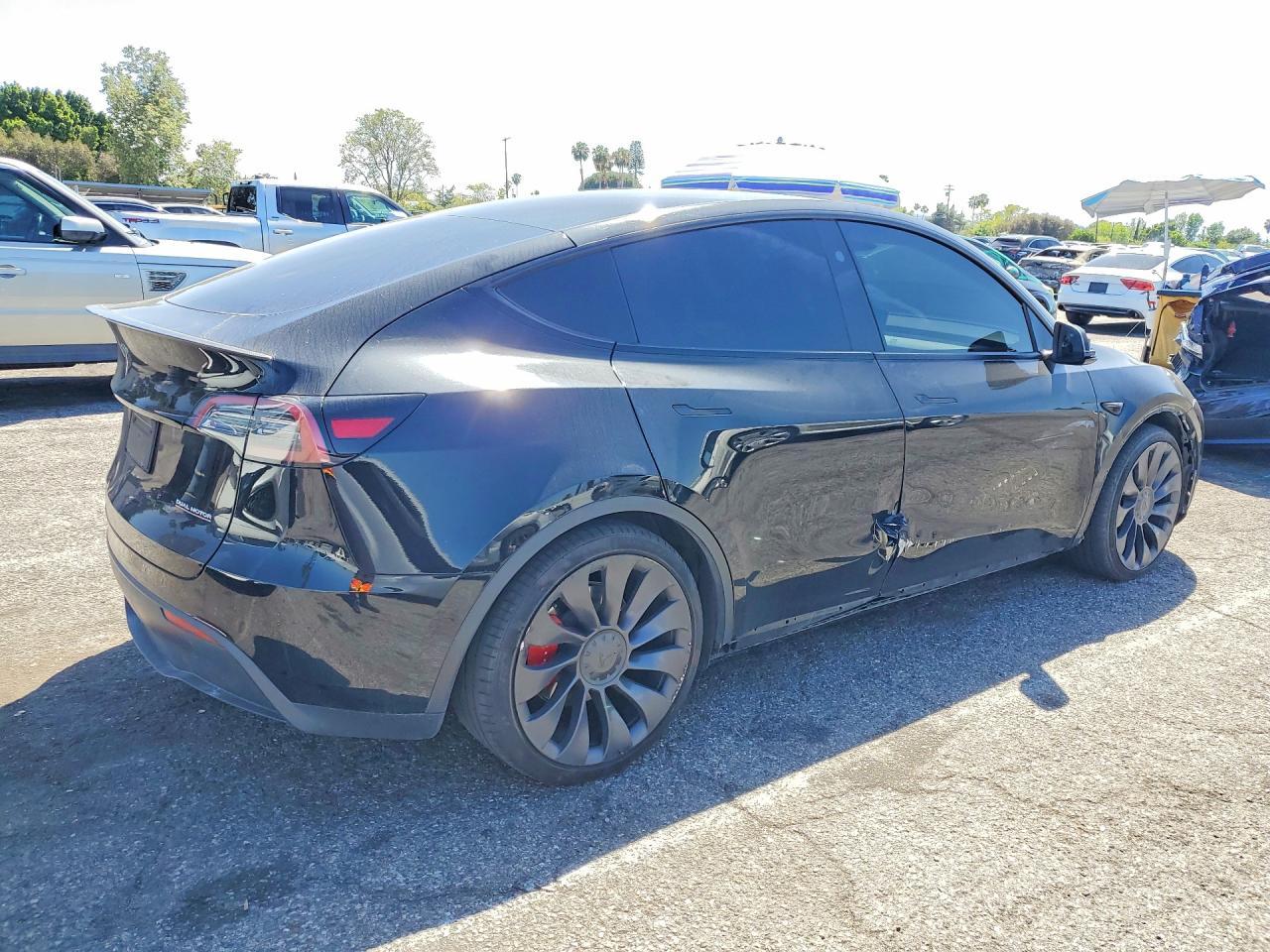 2023 Tesla Model Y - Image 3