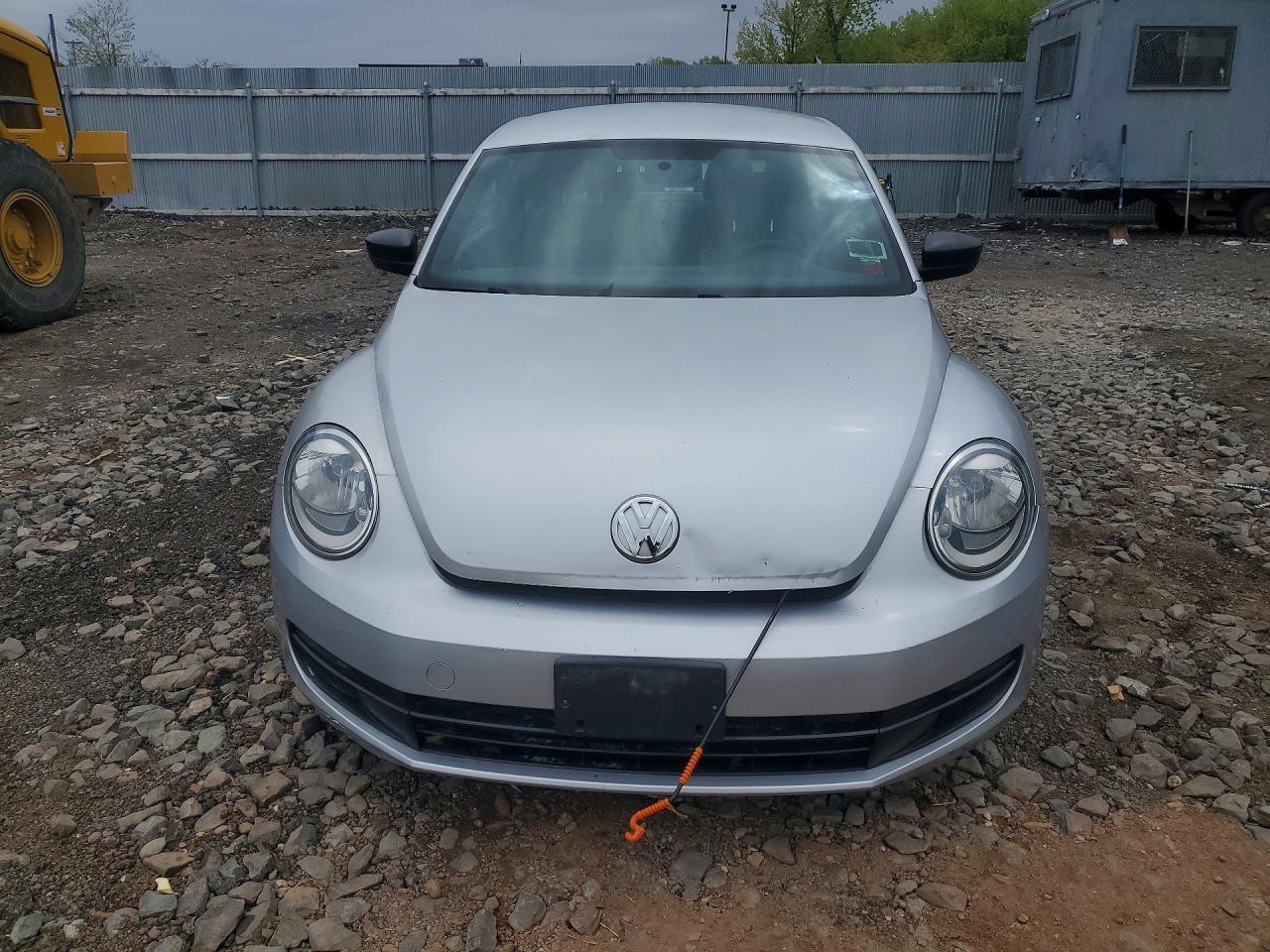2013 Volkswagen Beetle - Фото 5