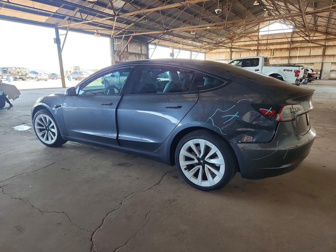 2023 Tesla Model 3 - Фото 2