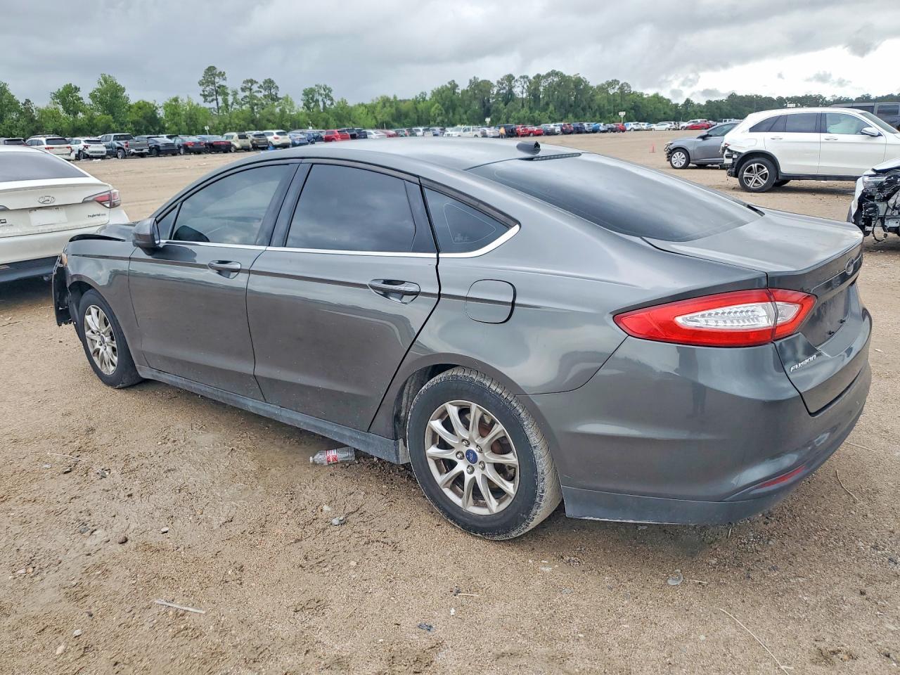 2015 Ford Fusion S - Image 2