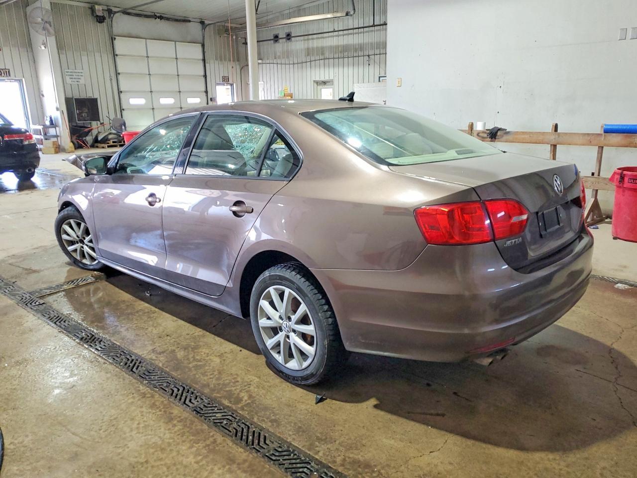 2011 Volkswagen Jetta Se - Image 2