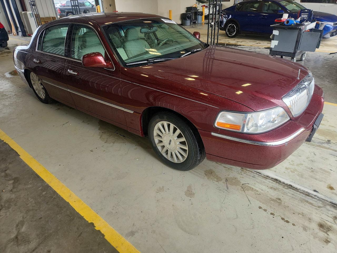 2004 Lincoln Town Car Executive - Фото 4