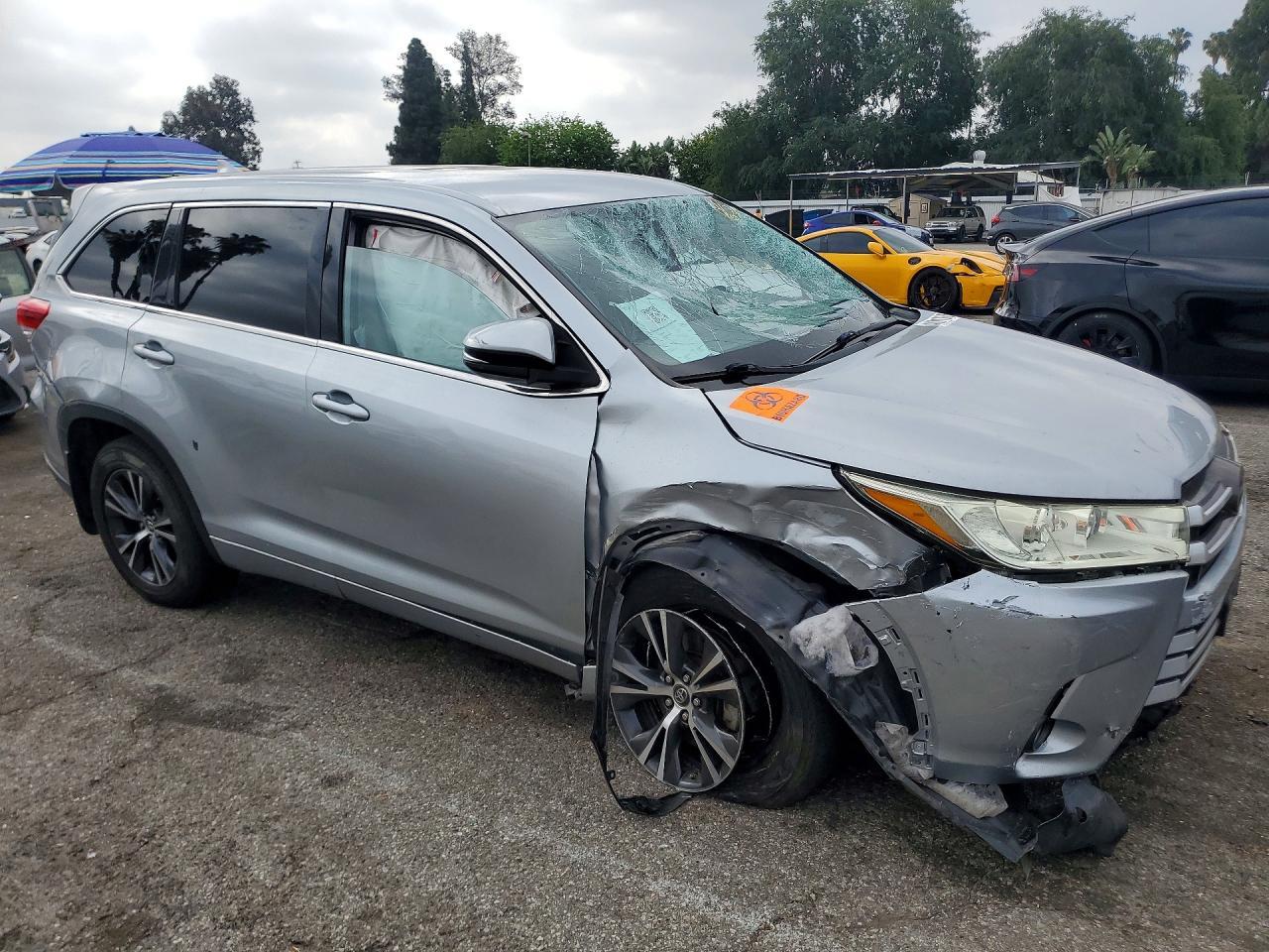 2018 Toyota Highlander Le Plus - Фото 4