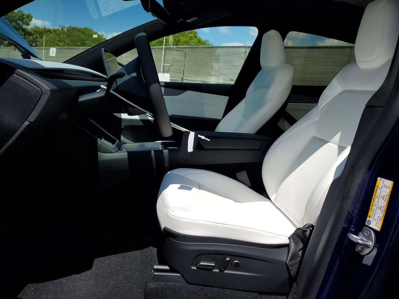 2026 Tesla Model Y - Фото 7