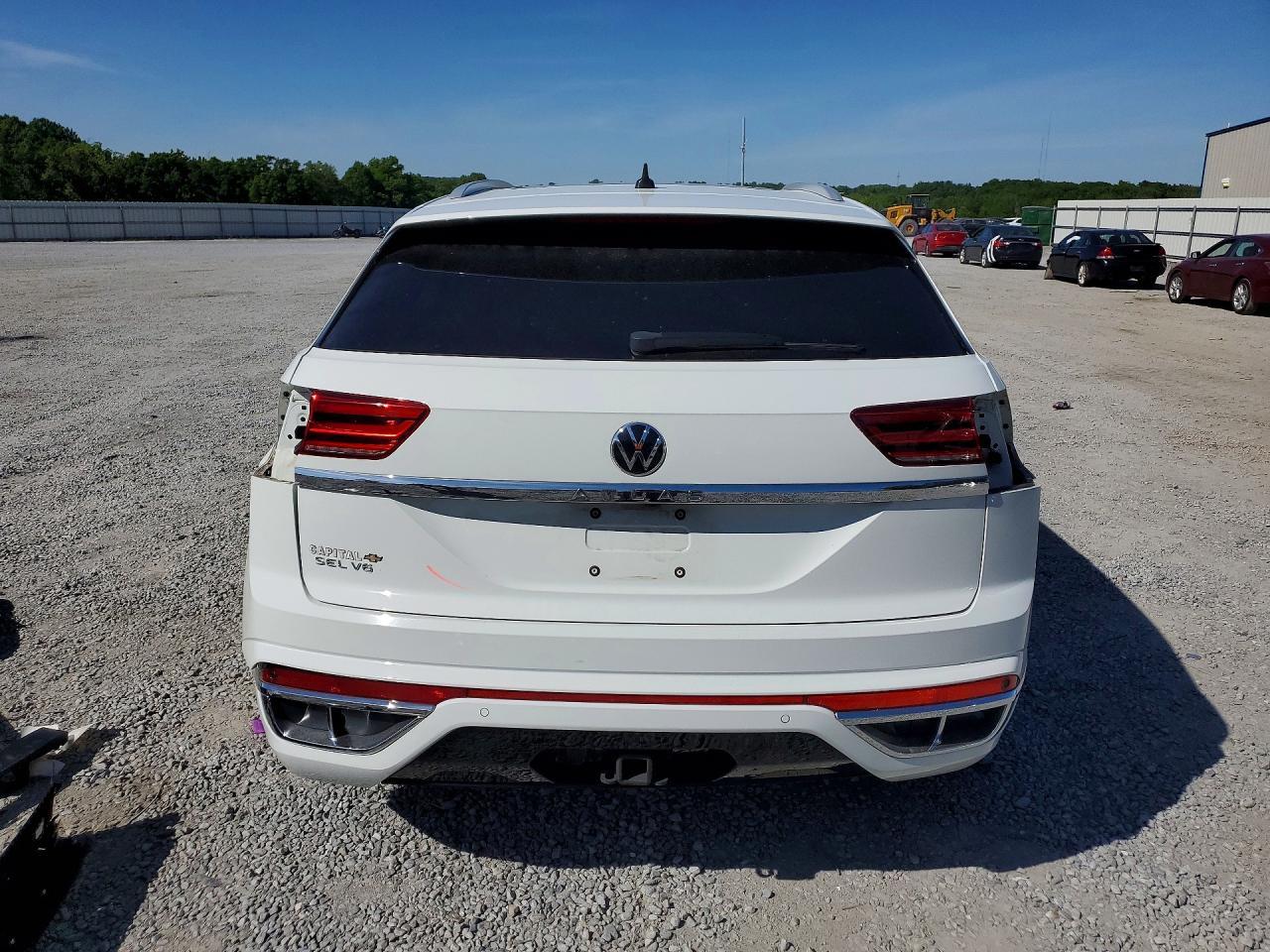 2021 Volkswagen Atlas Cross Sport Sel R-Line - Image 6