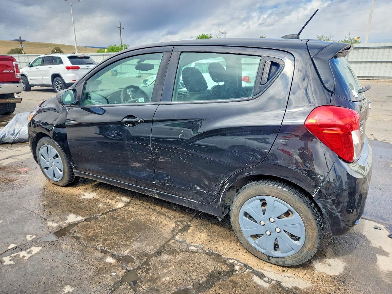 2017 Chevrolet Spark Ls - Фото 2