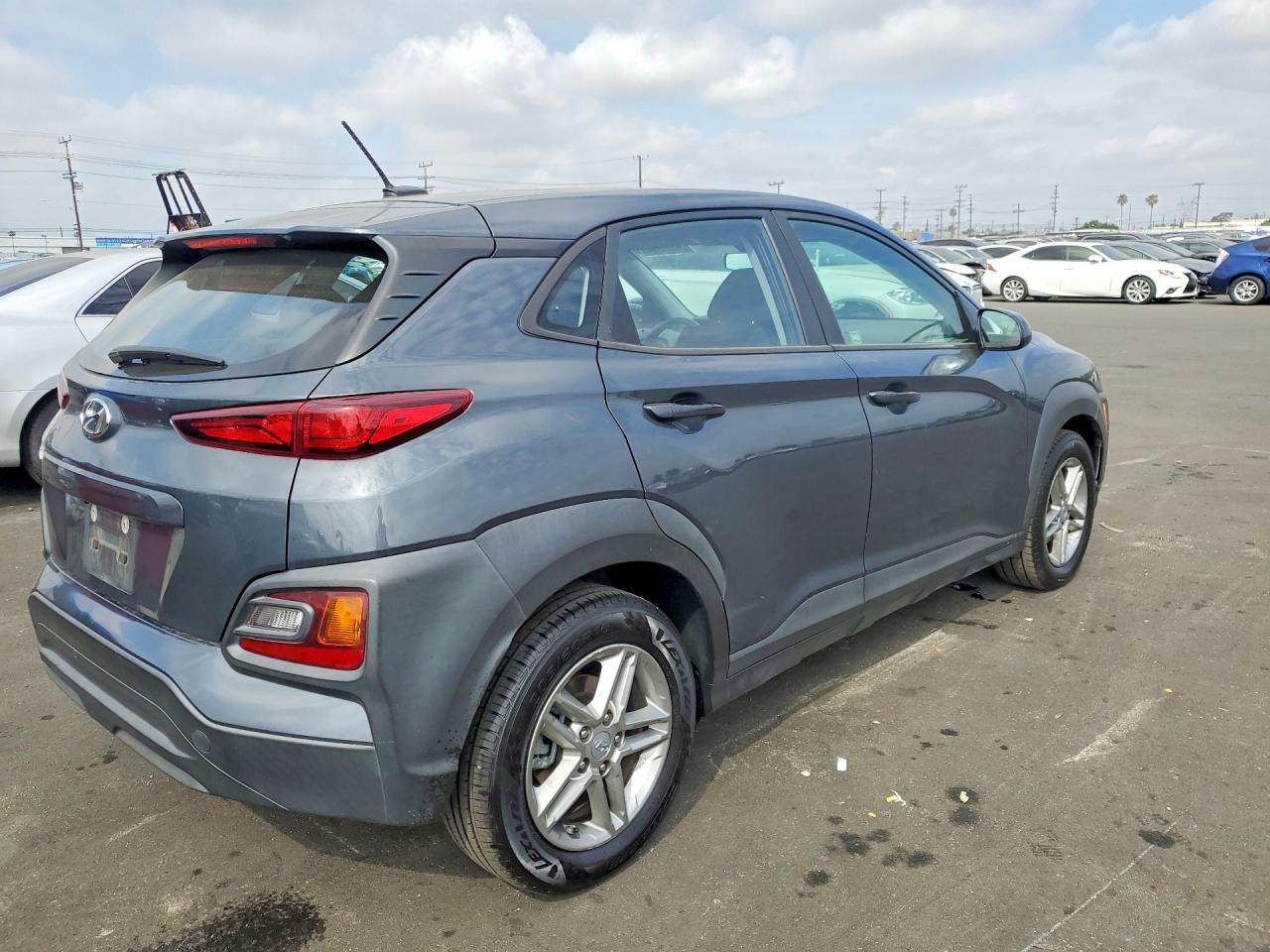 2021 Hyundai Kona Se - Фото 3