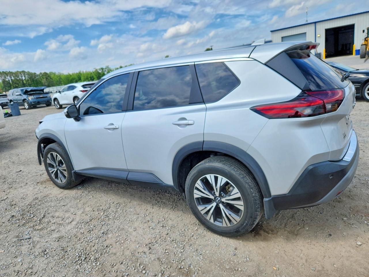 2023 Nissan Rogue Sv - Image 2