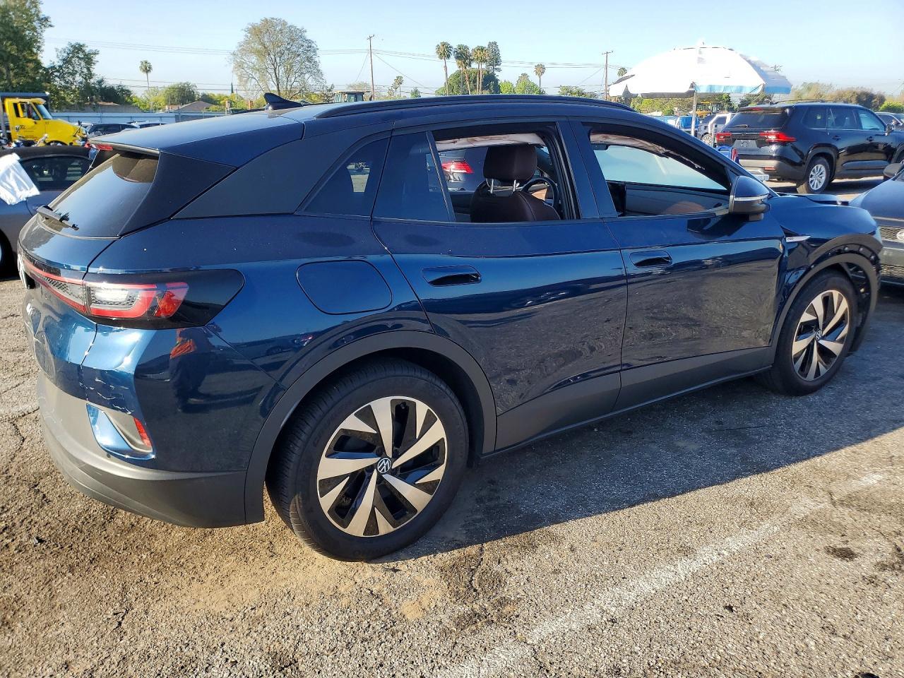 2023 Volkswagen Id.4 Pro - Image 3