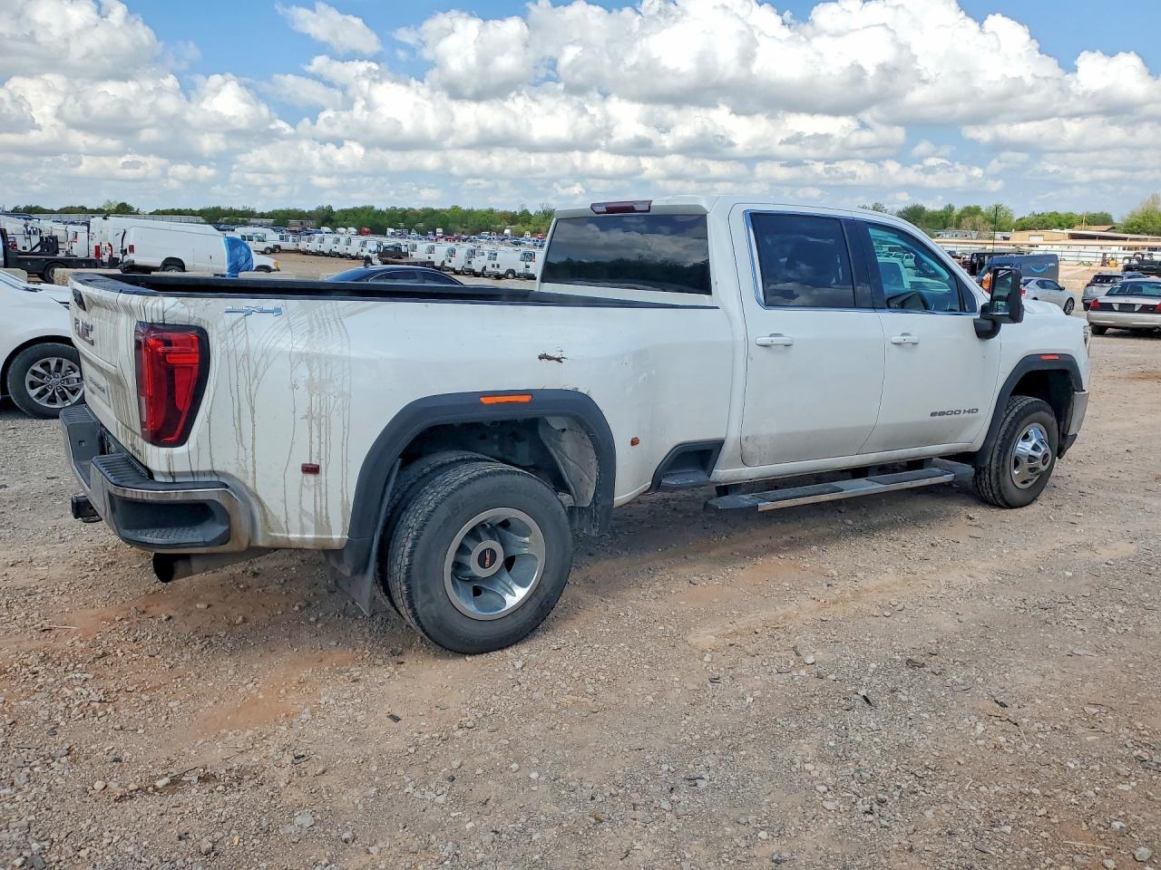 2023 GMC Sierra K3500 Sle - Image 3