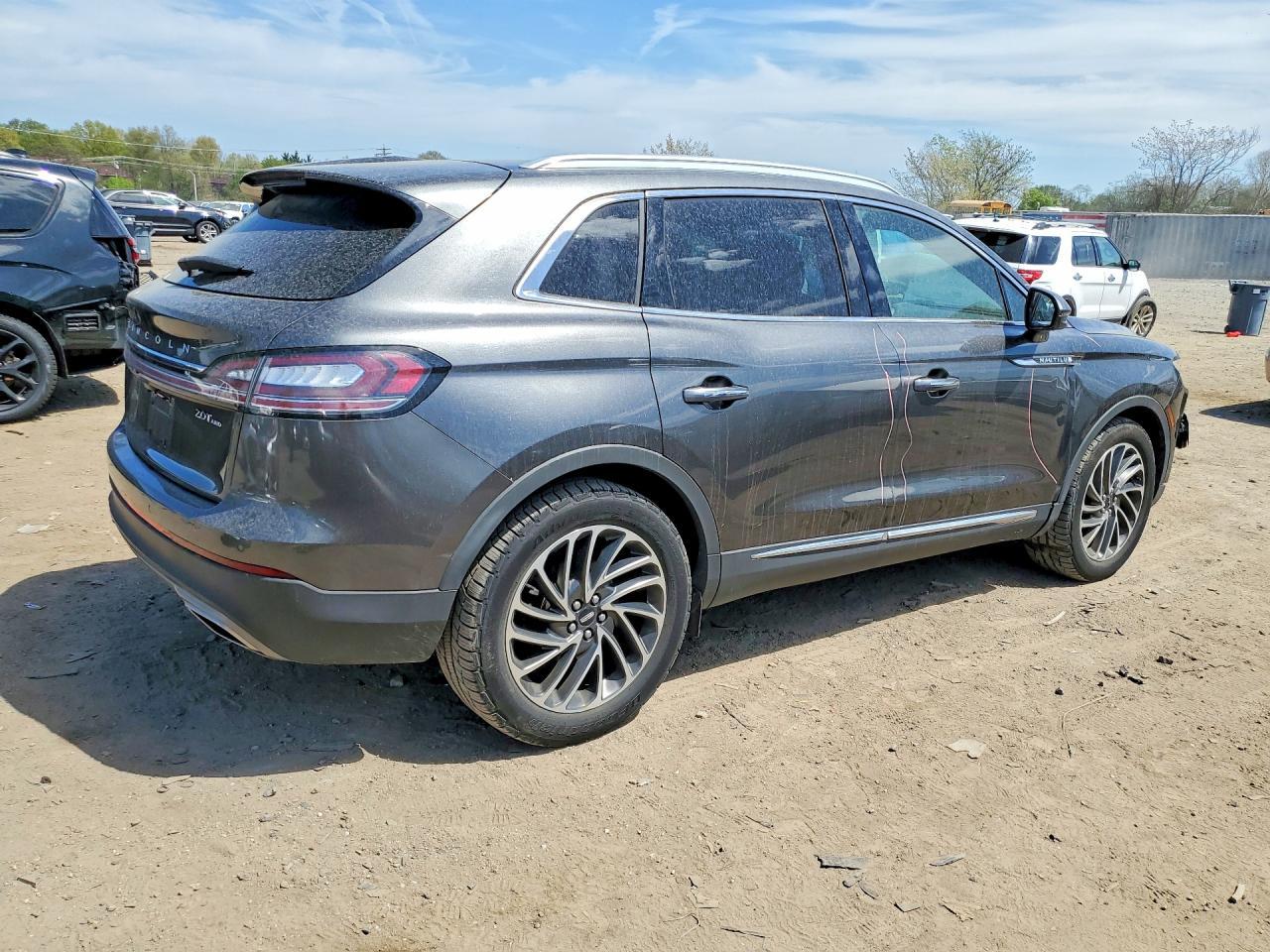 2019 Lincoln Nautilus Reserve - Image 3