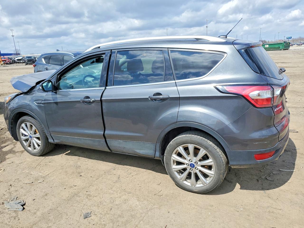 2017 Ford Escape Titanium - Фото 2