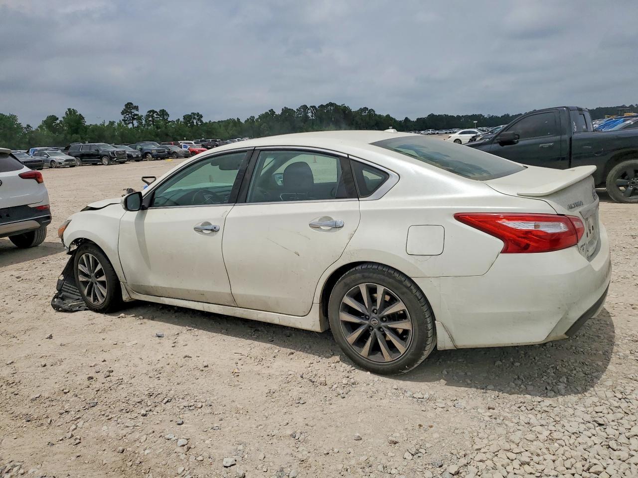 2016 Nissan Altima 2.5 - Фото 2