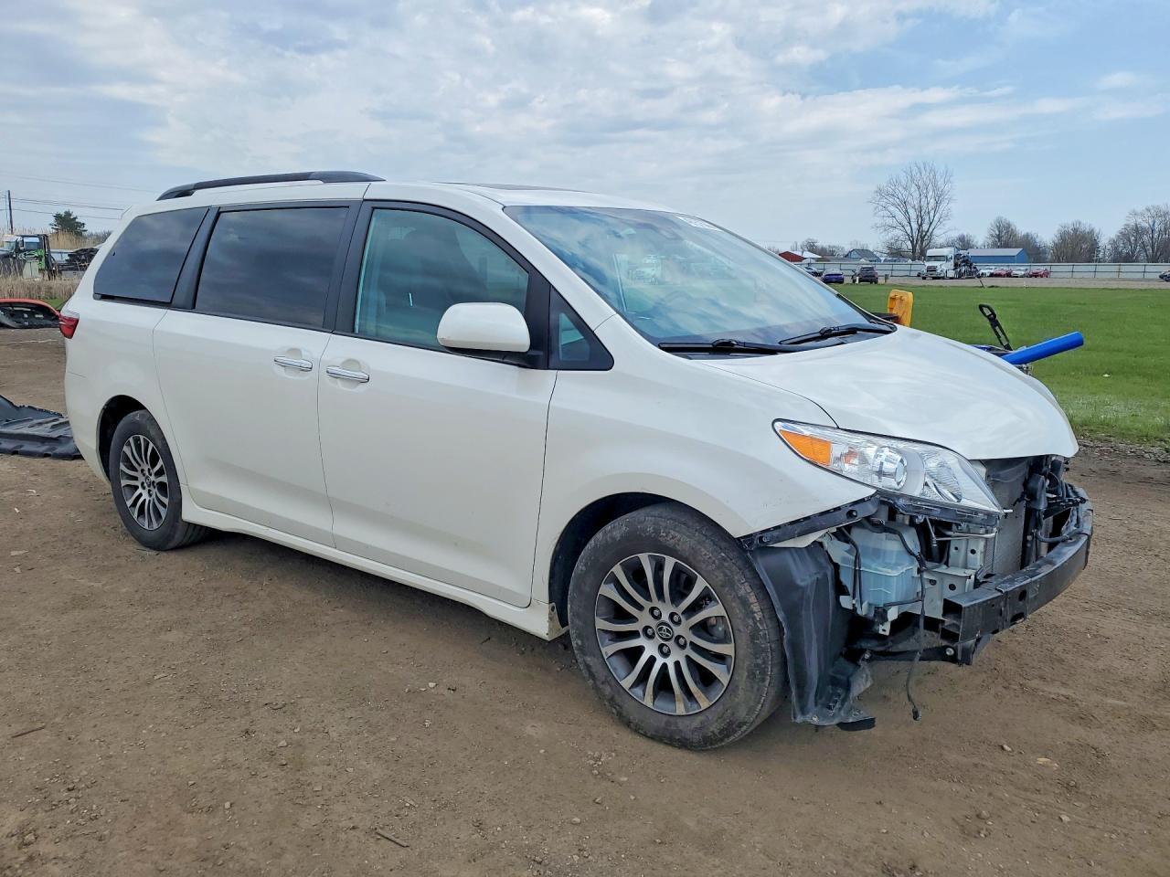2019 Toyota Sienna Xle 8-Passenger - Фото 4