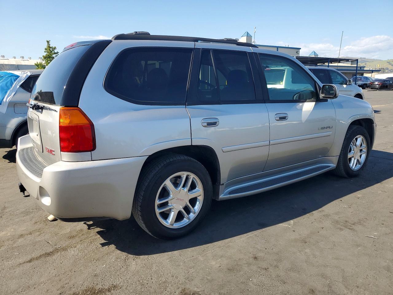 2006 GMC Envoy Denali - Фото 3
