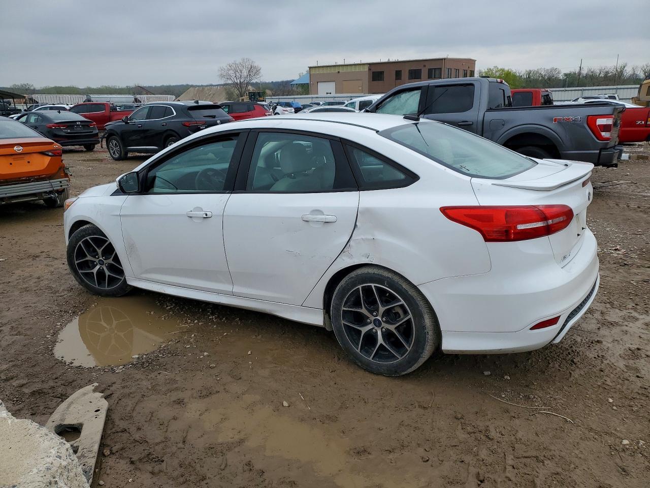 2015 Ford Focus Se - Фото 2