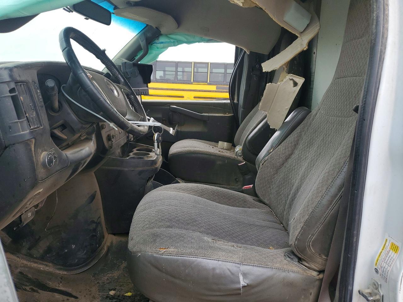 2019 GMC Savana Delivery Truck - Image 7