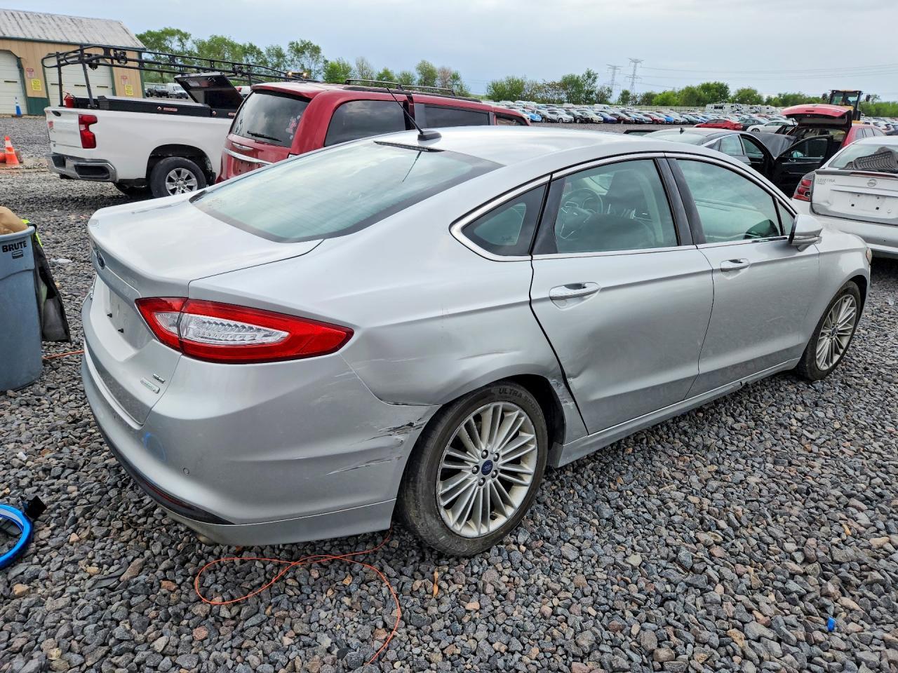 2015 Ford Fusion Se - Фото 3