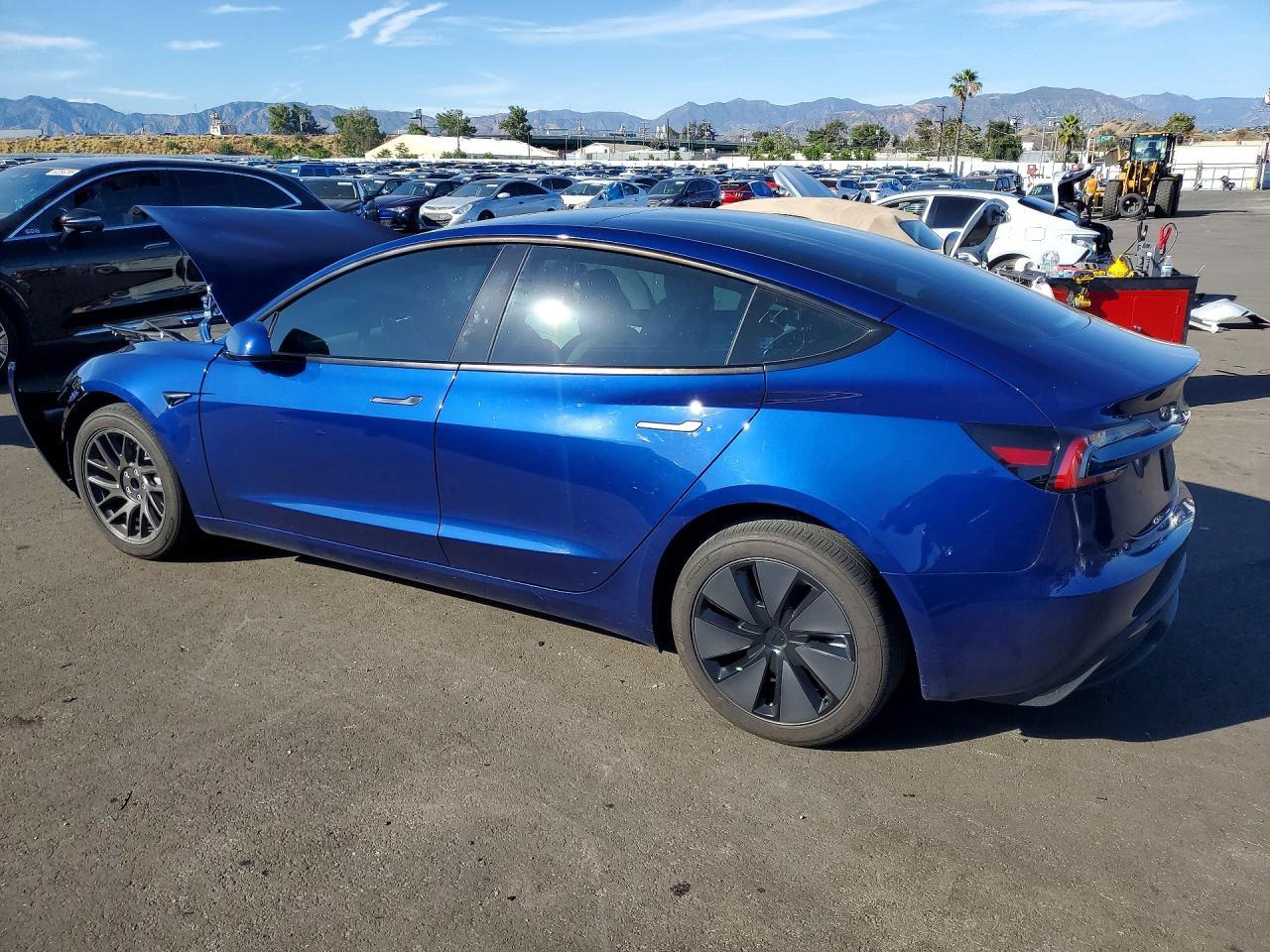 2025 Tesla Model 3 - Image 2