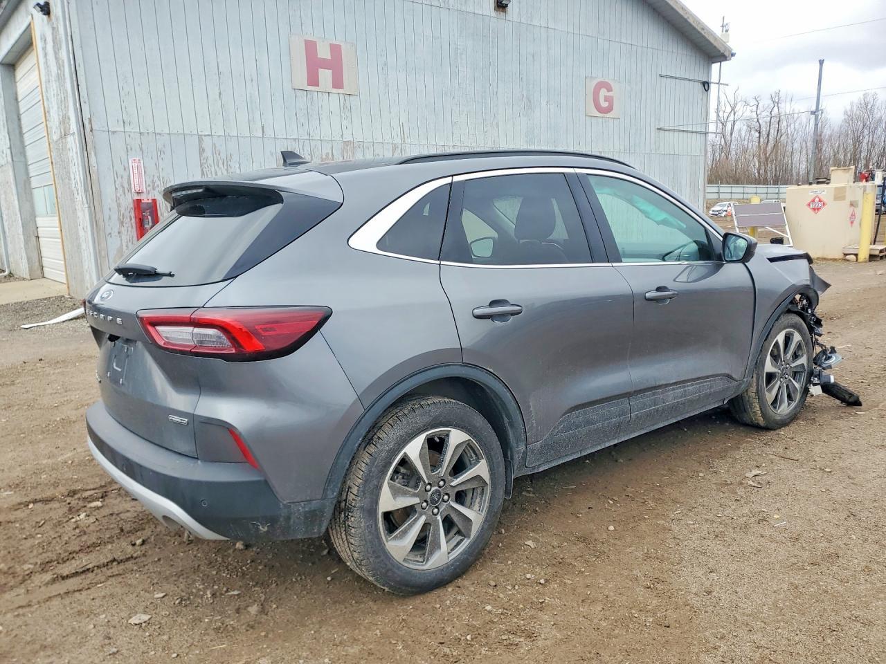 2023 Ford Escape Platinum - Фото 3