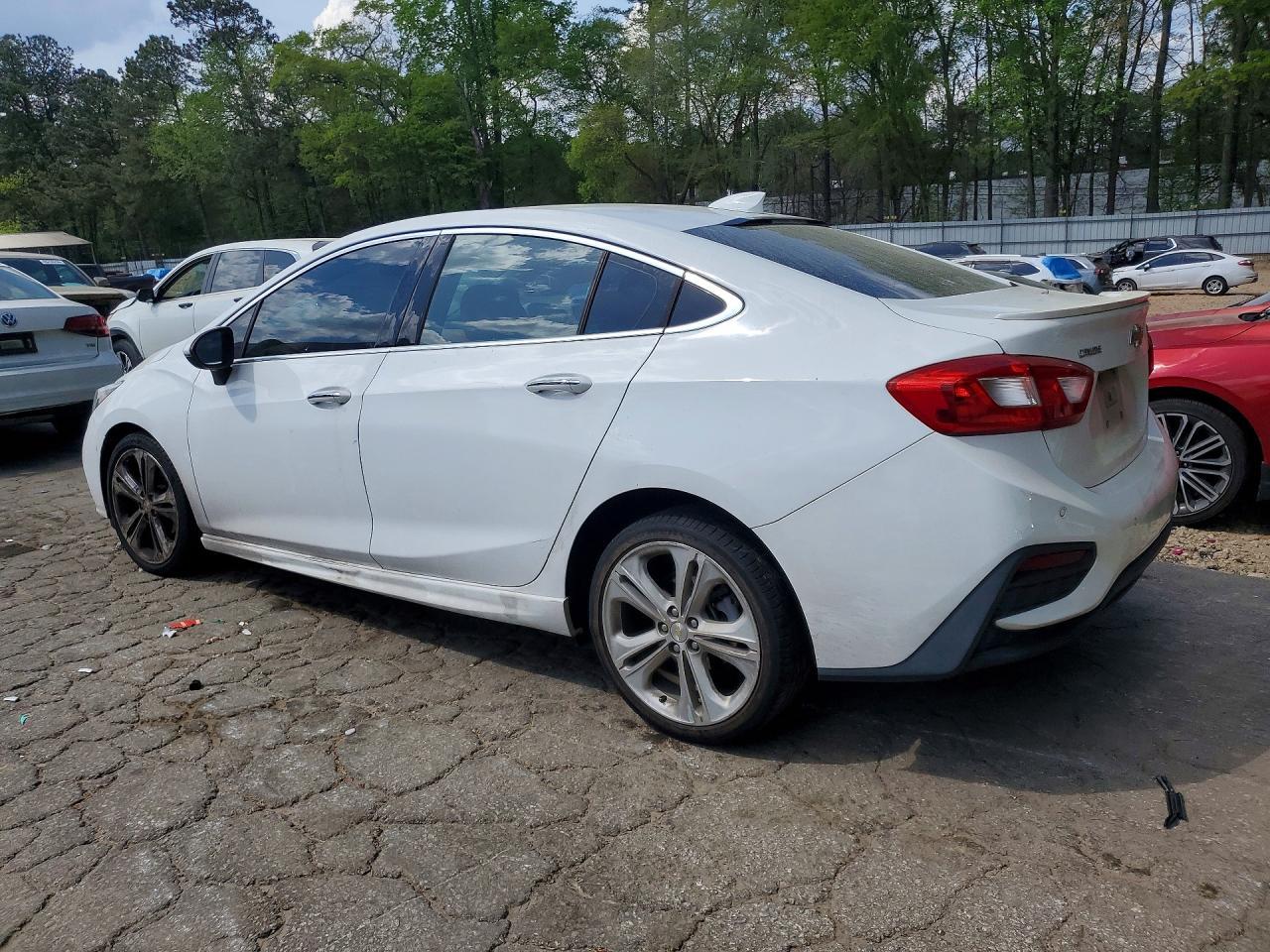 2016 Chevrolet Cruze Premier - Image 2
