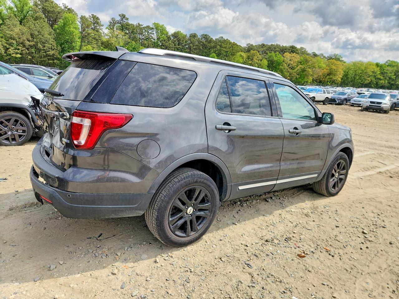 2018 Ford Explorer Xlt - Image 3