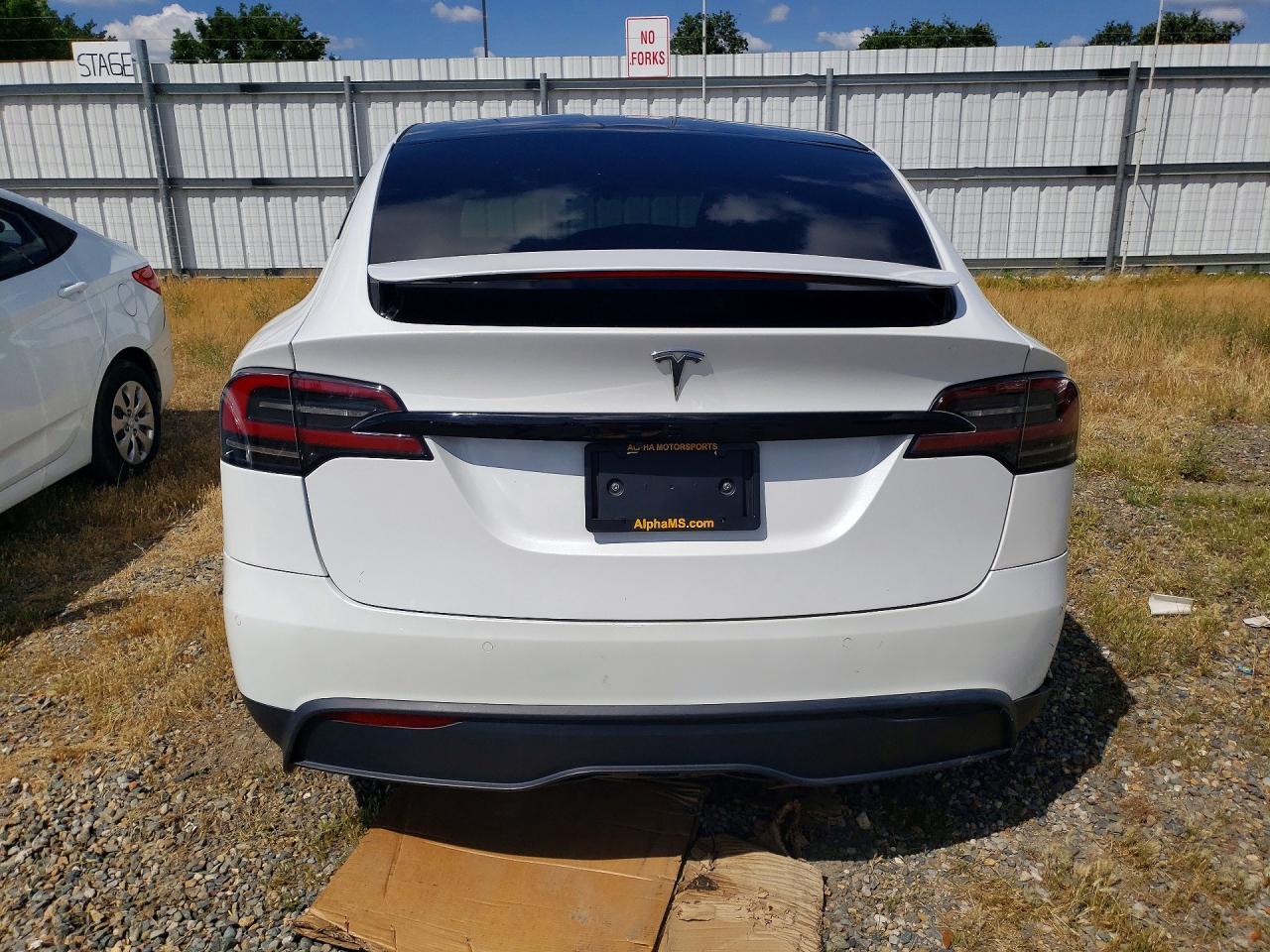 2022 Tesla Model X - Фото 6