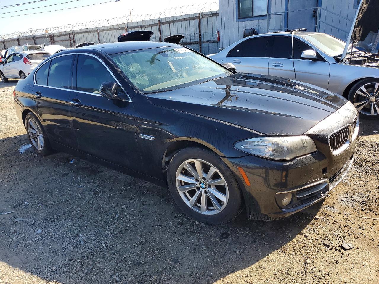 2015 BMW 528I - Фото 4