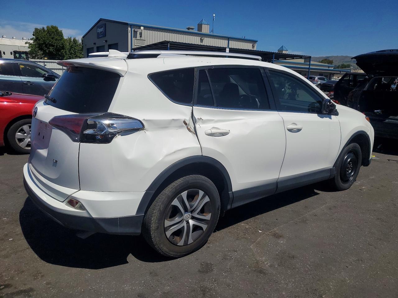 2016 Toyota Rav4 Le - Image 3