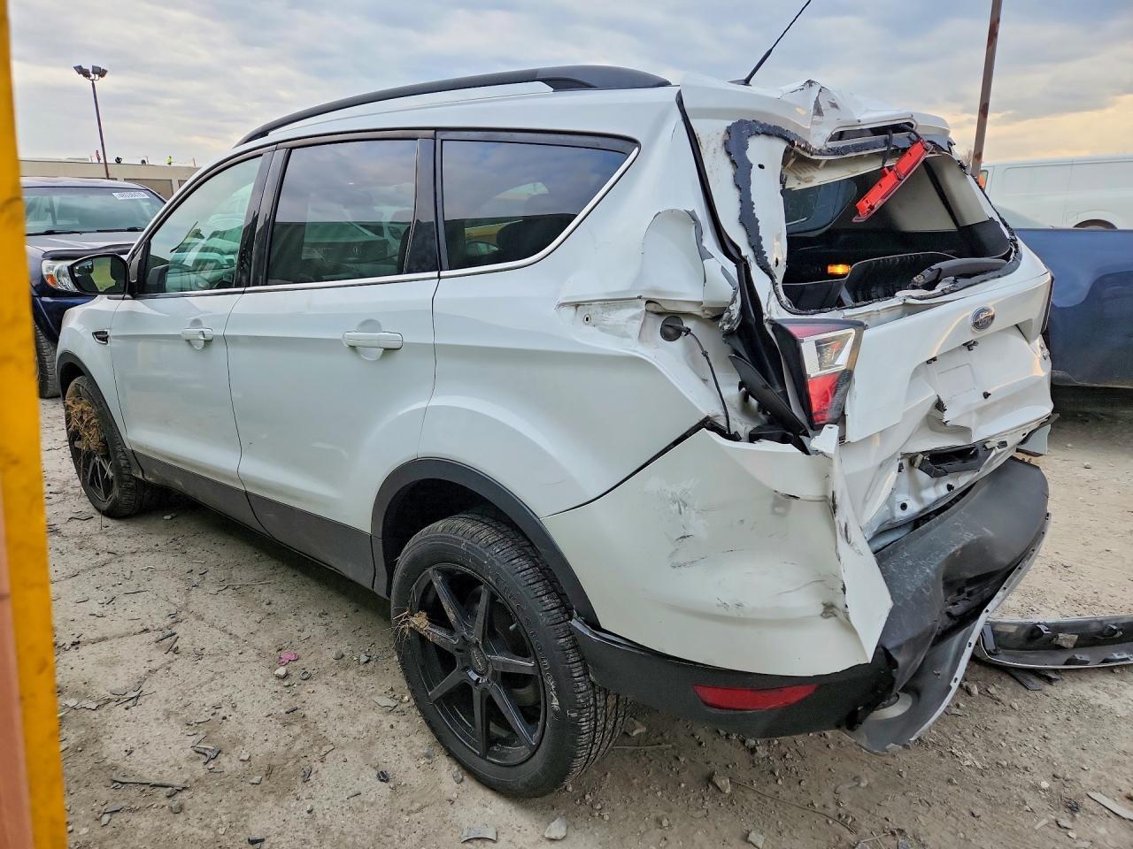 2018 Ford Escape Se - Фото 2