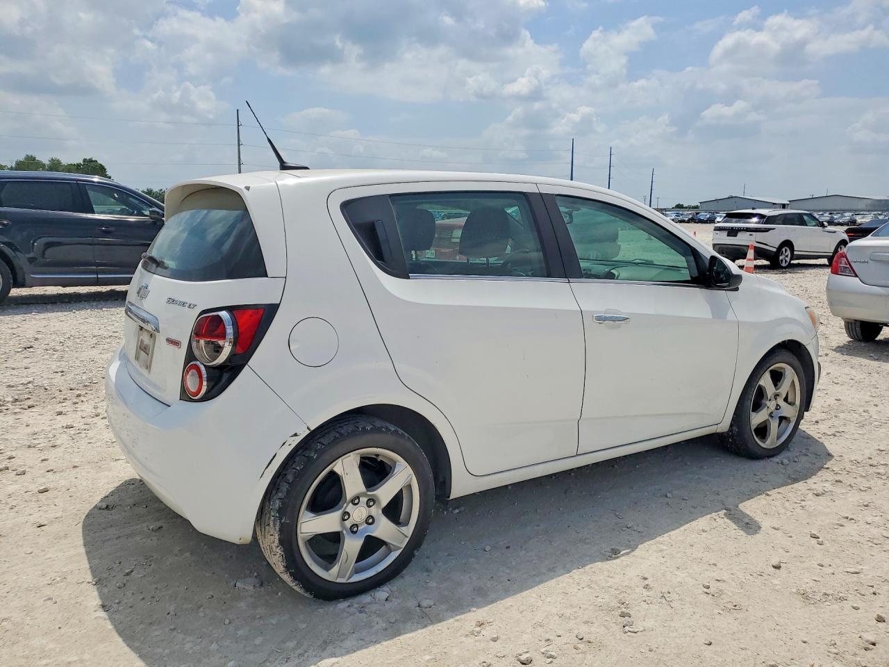 2014 Chevrolet Sonic Ltz - Image 3