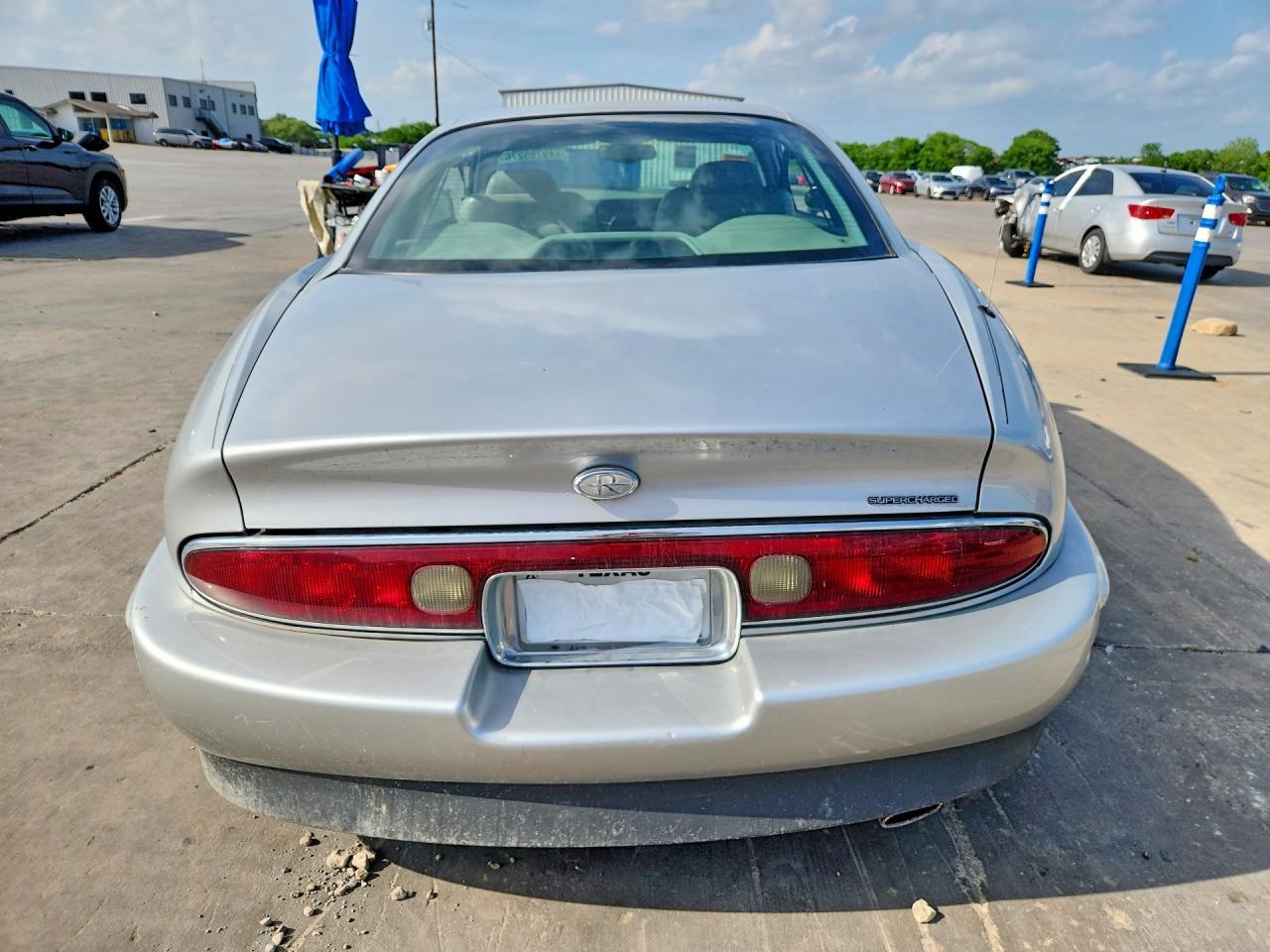 1999 Buick Riviera - Image 6