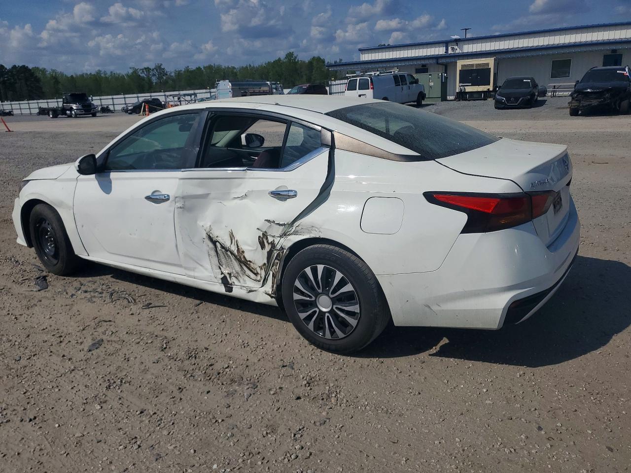 2022 Nissan Altima 2.5 S - Image 2