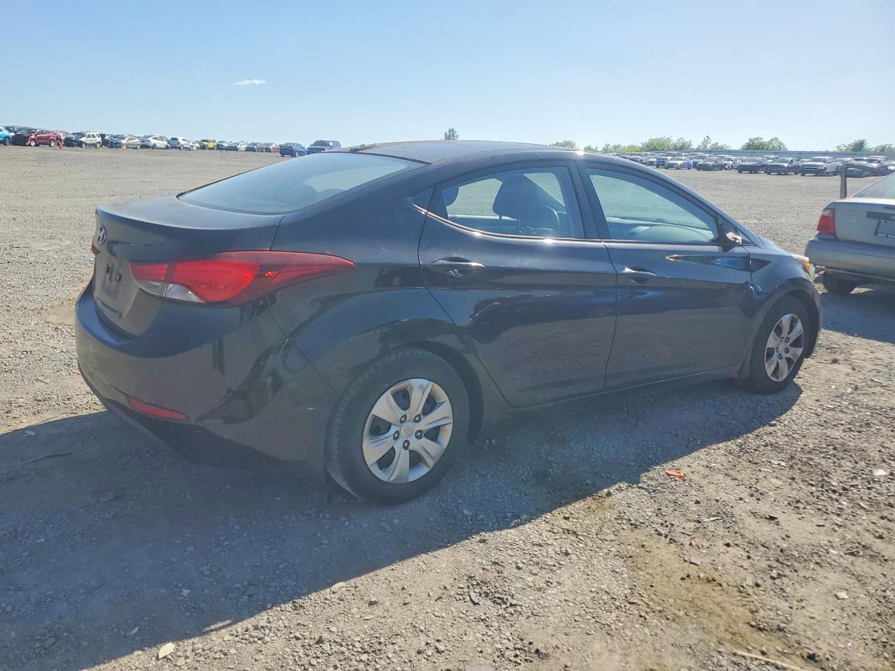 2016 Hyundai Elantra Se - Фото 3
