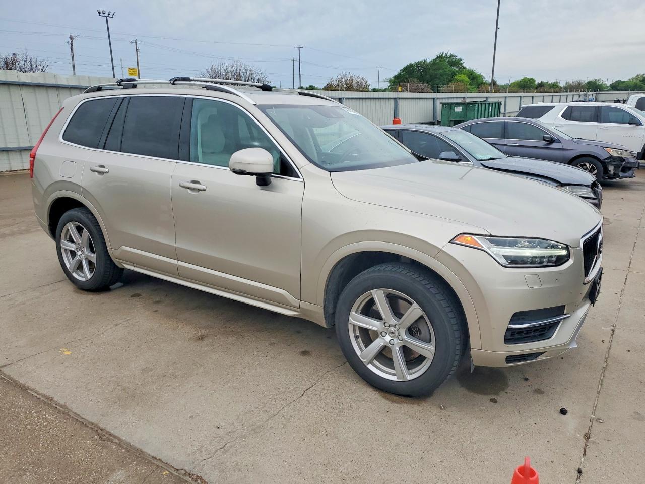 2016 Volvo Xc90 T8 - Image 4
