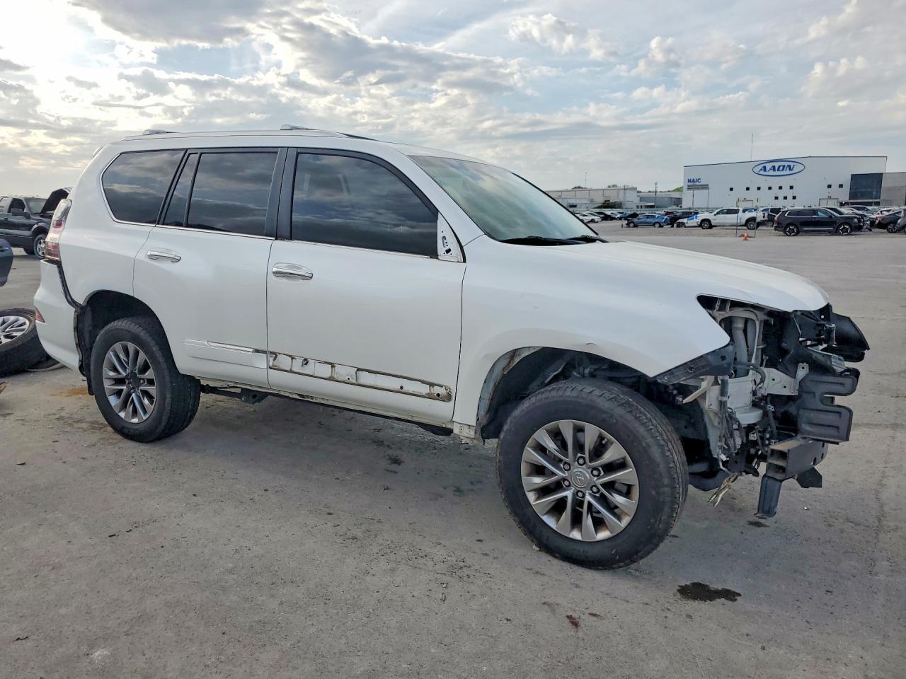 2017 Lexus Gx 460 Luxury - Image 4
