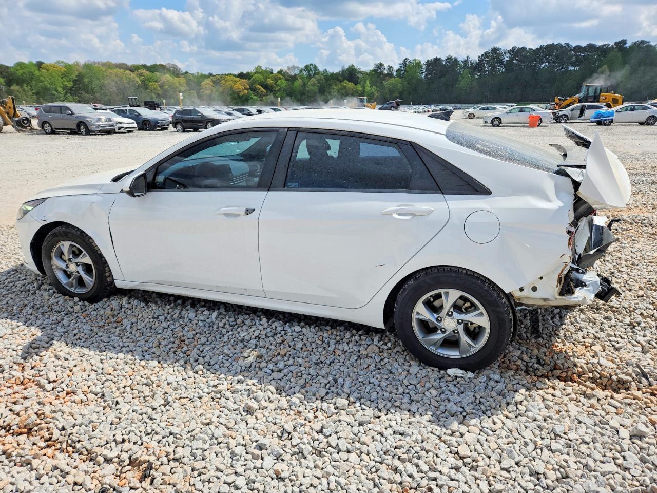 2023 Hyundai Elantra Se - Фото 2
