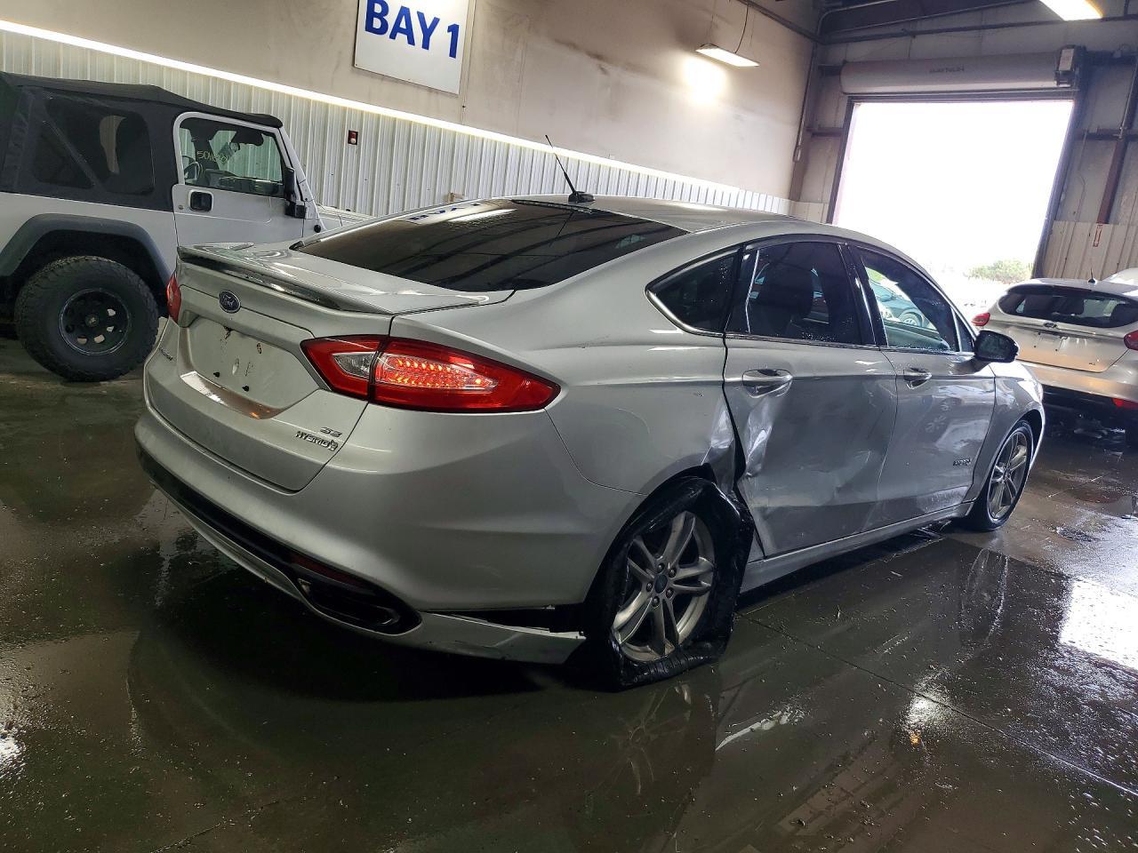 2016 Ford Fusion Se Hybrid - Image 3