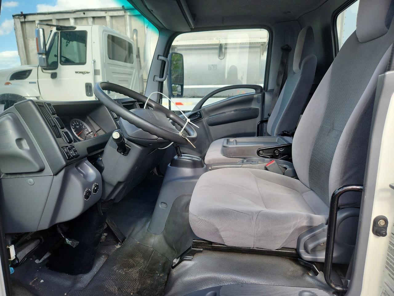 2019 Isuzu Npr Hd Box Truck - Фото 5