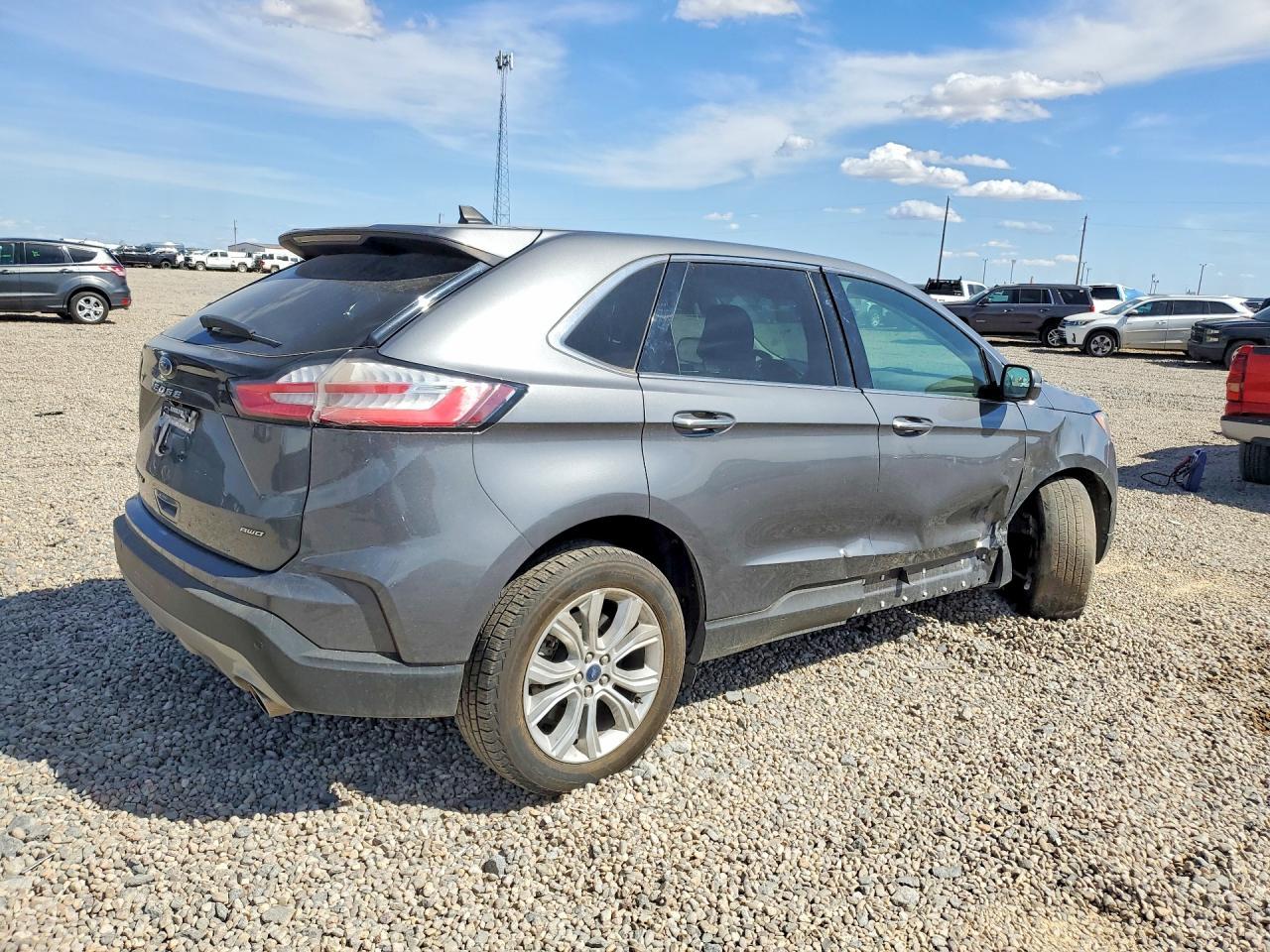 2022 Ford Edge Titanium - Фото 3