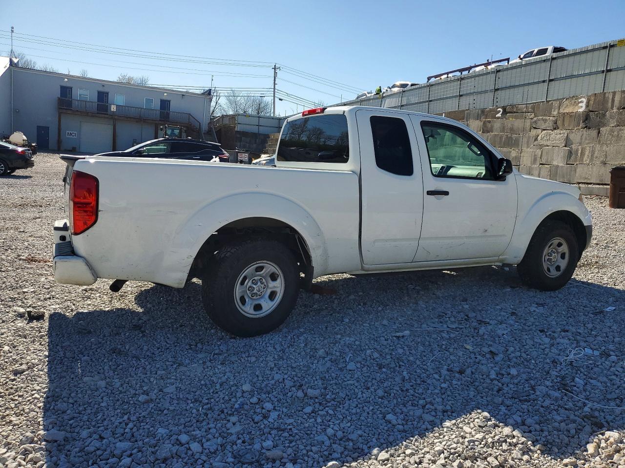 2017 Nissan Frontier S - Image 3