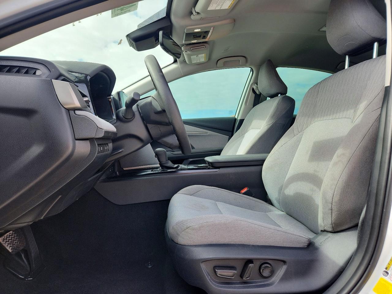 2025 Toyota Camry Le - Image 7