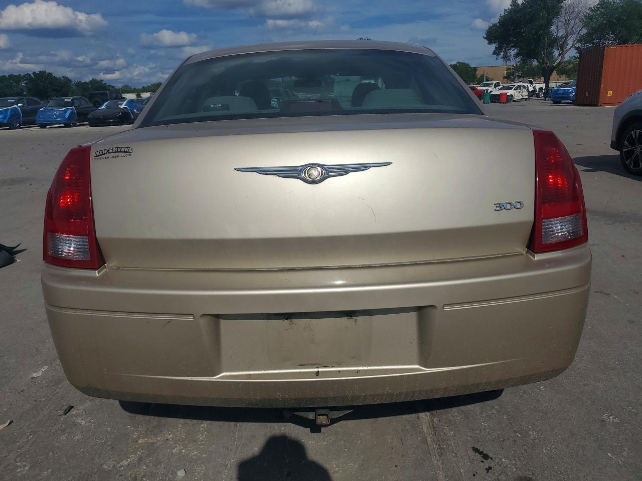 2006 Chrysler 300 - Image 6